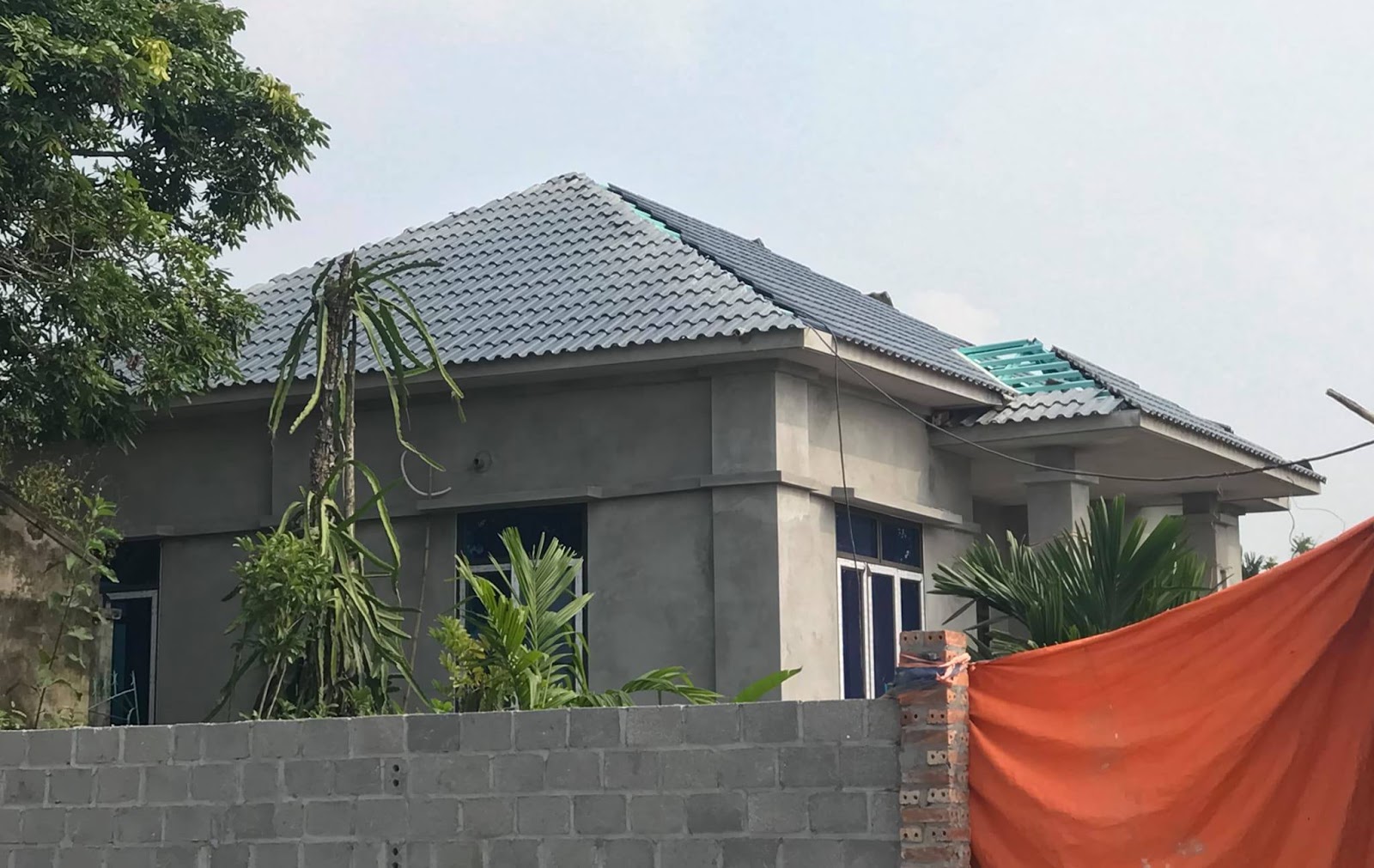 Làm mái nhà Hà Nội đảm bảo tính thân thiện với môi trường cao