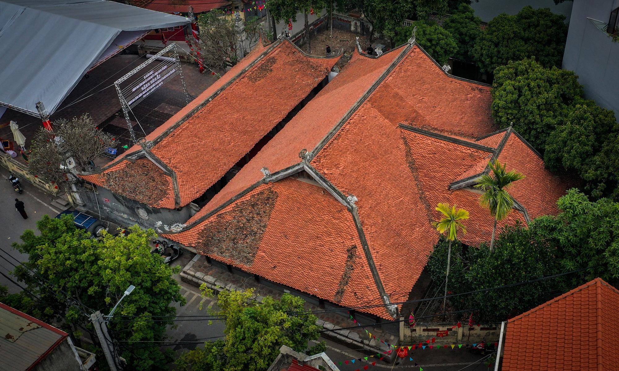 Đình Đại Phùng thuộc thôn Đại Phùng, xã Đan Phượng, huyện Đan Phượng, thành phố Hà Nội là một trong những ngôi đình cổ, có quy mô lớn ở Việt Nam.