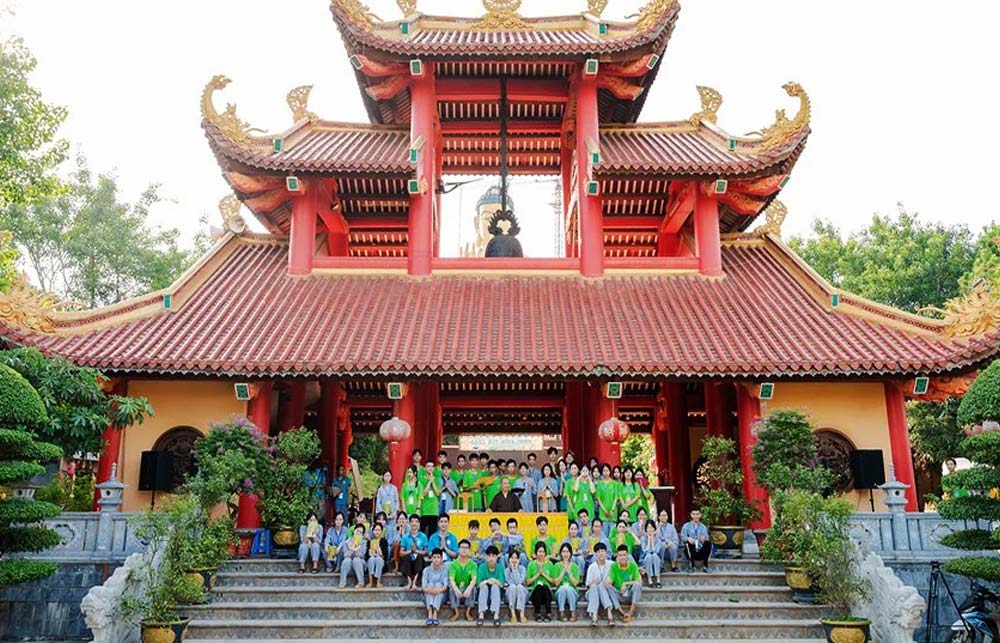 Chùa Khai Nguyên còn có tên gọi khác là Cổ Liêu Tự và chùa Leo. Chùa là một trong những ngôi chùa nổi tiếng bậc nhất tại Sơn Tây