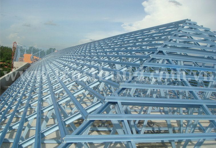 So sánh khung kèo thép, gỗ và bê tông – Đâu là lựa chọn tối ưu cho khí hậu Việt Nam?